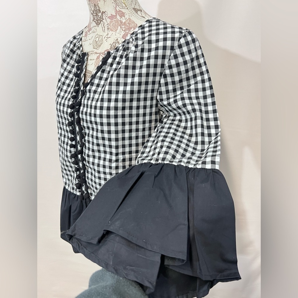 CUPIO‎ Black and white checkered ruffle accent top size S. - Picture 2 of 12